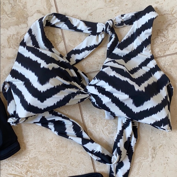 Carmen Marc Valvo bikini set size Small - Picture 4 of 5